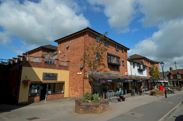 1 Bedroom Flat To Rent In Linden Drive, Liss, Hampshire, GU33