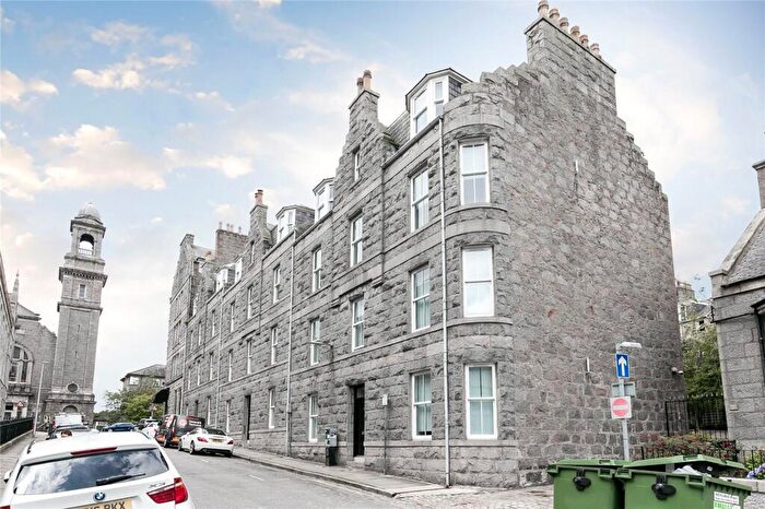 2 Bedroom Flat To Rent In Gilcomston Park, Aberdeen, AB25