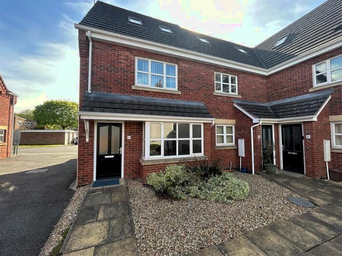 1 Bedroom Flat To Rent In Mossvale Close, Old Hill, Cradley Heath, B64