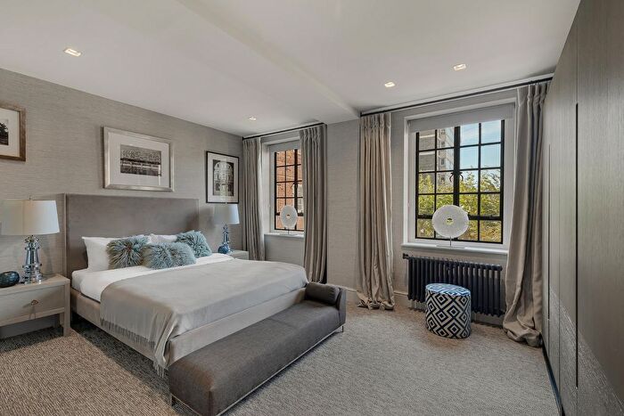 4 Bedroom Flat For Sale In Swan Court, Chelsea Manor Street, Kensington And Chelsea, SW3