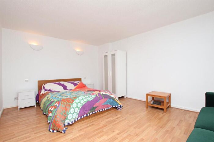 Flat To Rent In Bedford Court, Bath, BA1