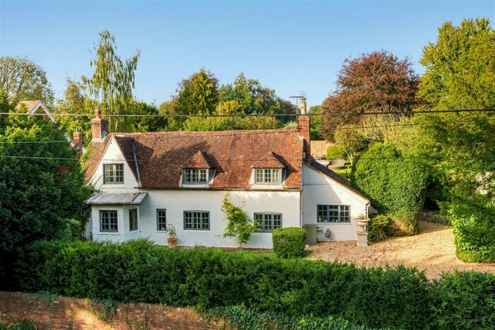4 Bedroom Detached House For Sale In Bramdean, Alresford, SO24