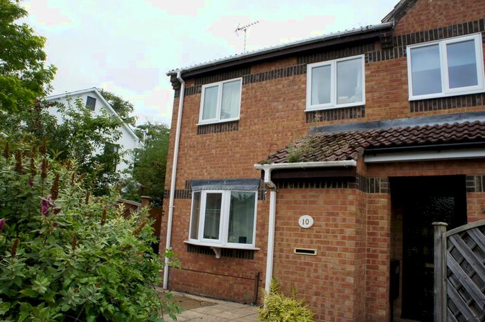 2 Bedroom Terraced House To Rent In Kesteven Way, Bourne, Peterborough, PE10