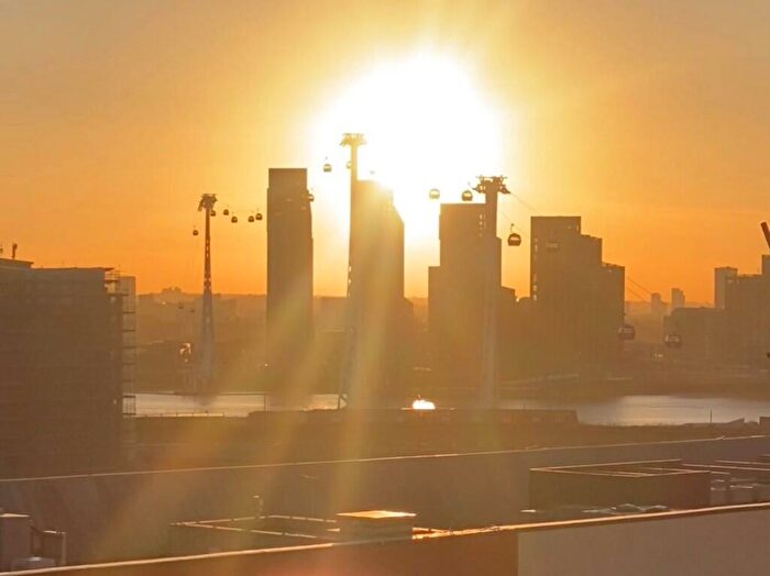 2 Bedroom Flat To Rent In Western Gateway, London, E16