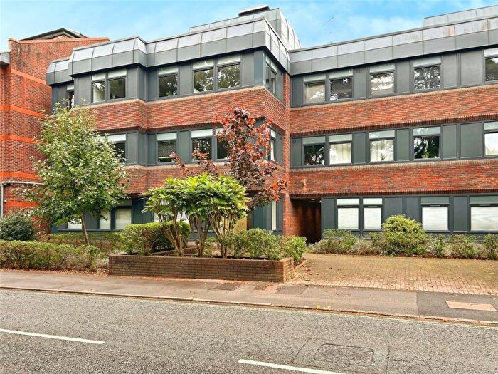 1 Bedroom Apartment For Sale In Fleet Road, Fleet, Hampshire, GU51