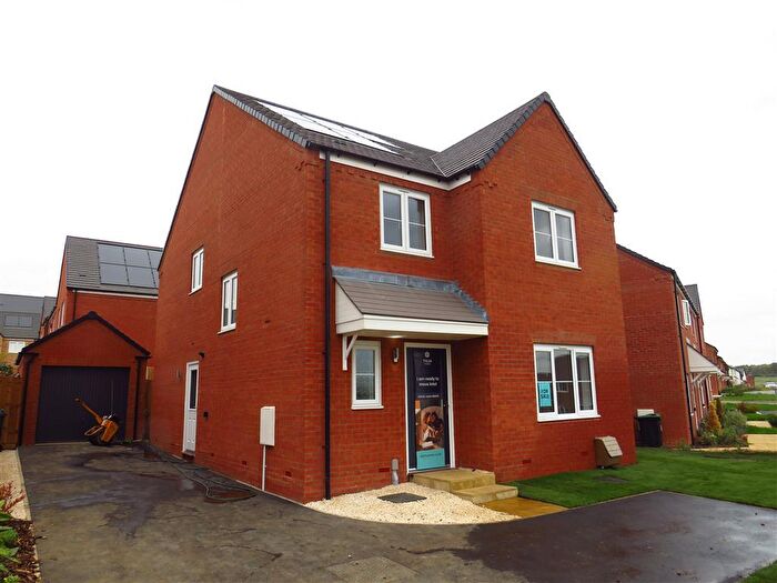 4 Bedroom Detached House For Sale In Forge Place, Wellingborough, NN8