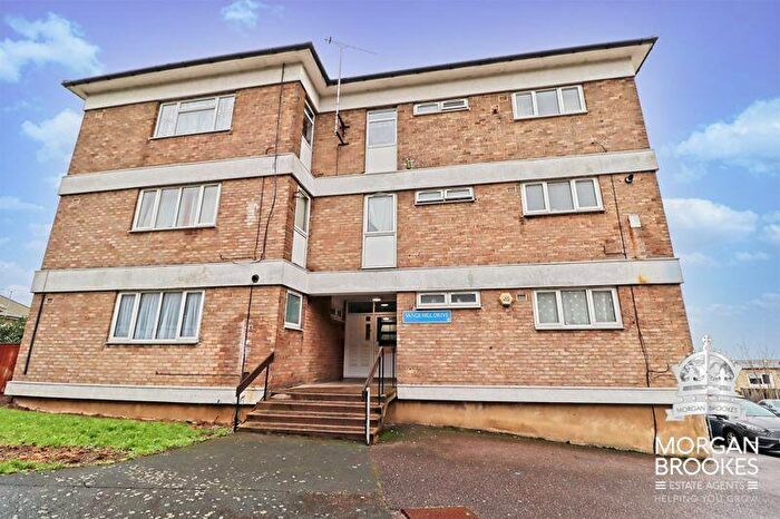 1 Bedroom Apartment For Sale In Vange Hill Drive, Basildon, SS16
