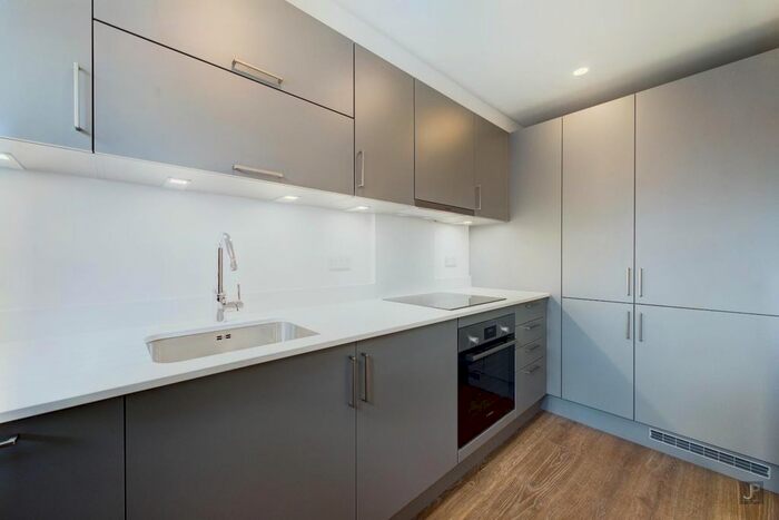 2 Bedroom Property To Rent In Warley Street, Great Warley, Brentwood, CM13