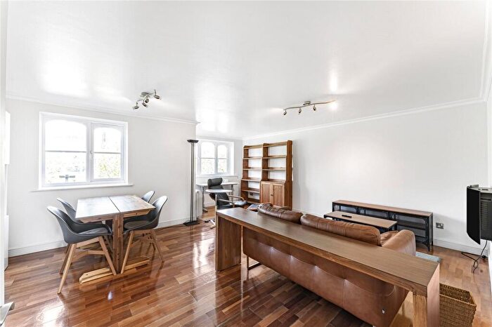 2 Bedroom Apartment To Rent In Wheat Sheaf Close, London, E14