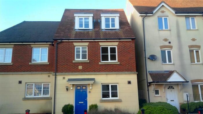 4 Bedroom Property To Rent In Sir John Fogge Avenue, Ashford, TN23