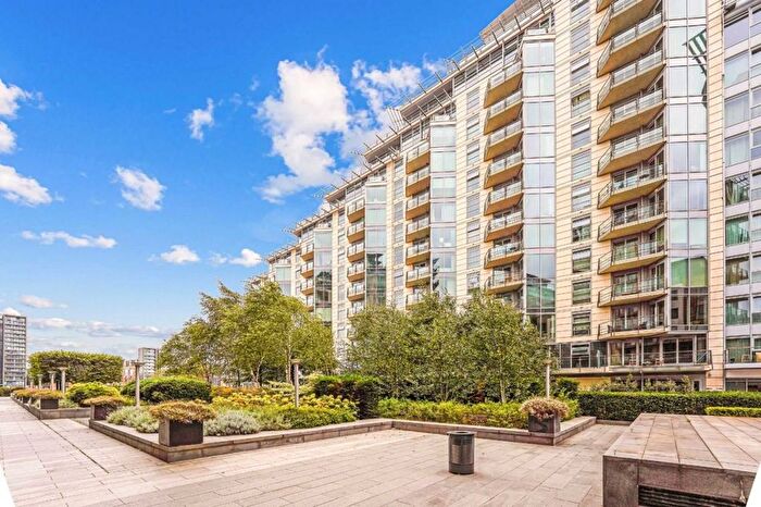 3 Bedroom Flat To Rent In Juniper Drive, London, SW18