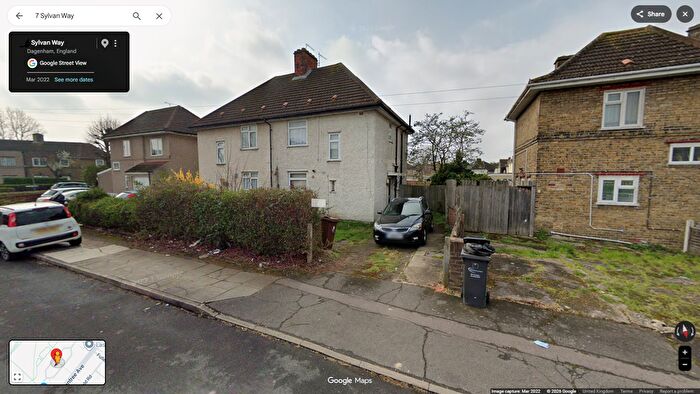 3 Bedroom Semi-Detached House To Rent In Sylvan Way, Dagenham, RM8