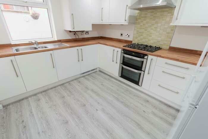 4 Bedroom Terraced House To Rent In Romer Road, L6