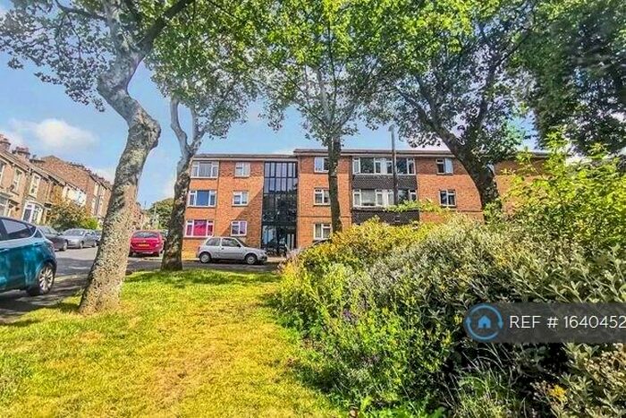 2 Bedroom Flat To Rent In Park Square, Lancaster, LA1