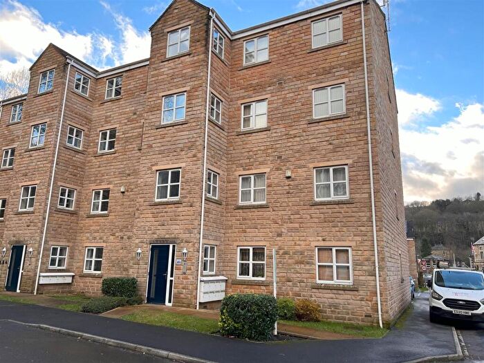 2 Bedroom Apartment To Rent In Mill Stream Drive, Halifax, HX2