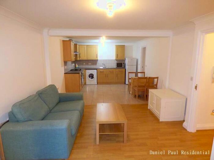 1 Bedroom Flat To Rent In Northfield Avenue, W5