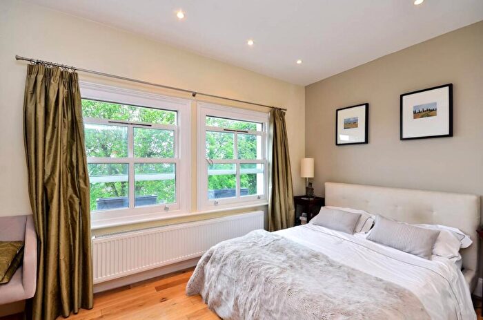 2 Bedroom Flat To Rent In Crescent Wood Road, Sydenham, London, SE26