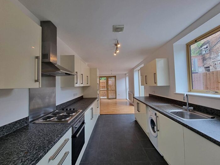 2 Bedroom Flat To Rent In High Road, Tottenham Hale, N15