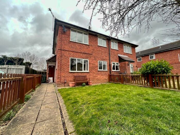 1 Bedroom Town House To Rent In Longhurst Close, Rushey Mead, Leicester, LE4