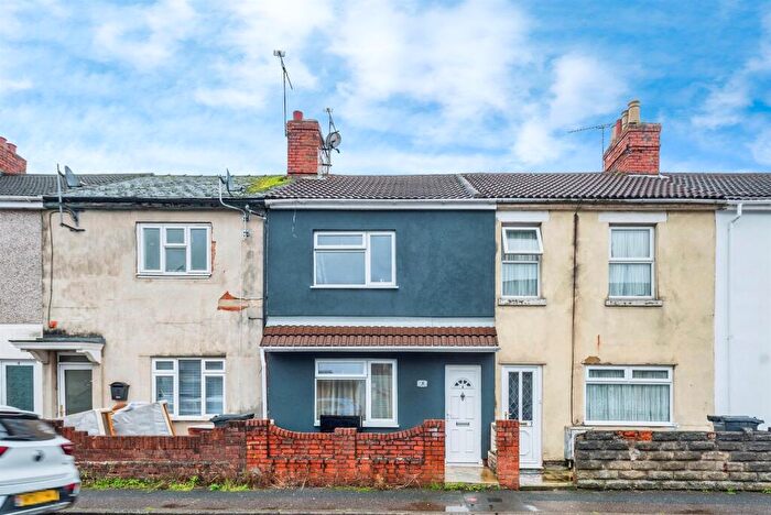 3 Bedroom Terraced House For Sale In Alexandra Road, Swindon, SN1