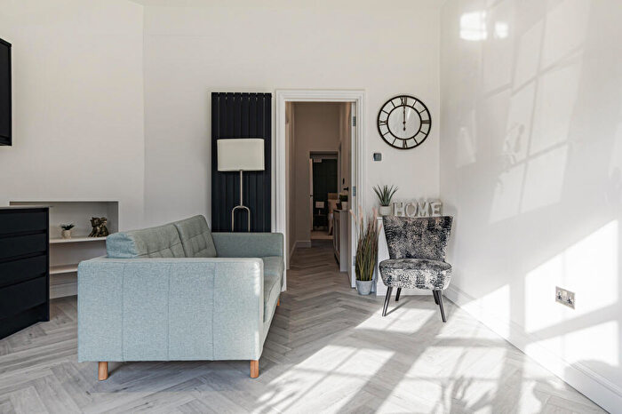 2 Bedroom Flat For Sale In Davidson Road, Croydon, CR0