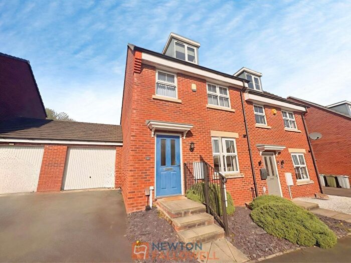 3 Bedroom Semi-detached House For Sale In Linnet Drive, Mansfield, NG21