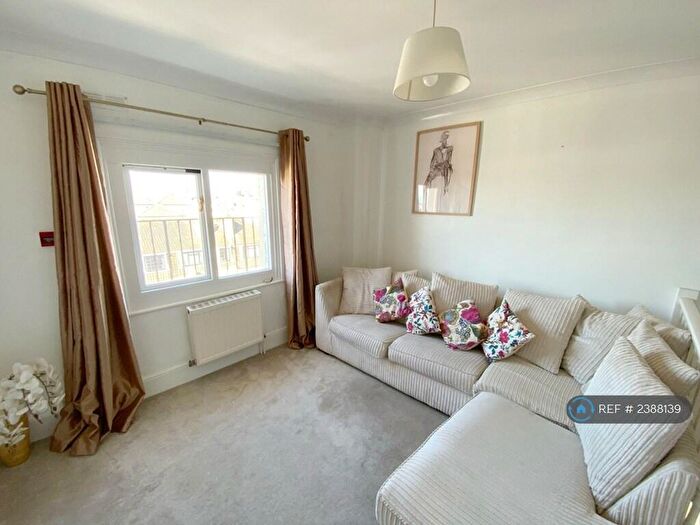 1 Bedroom Maisonette To Rent In Brunswick Place, Hove, BN3