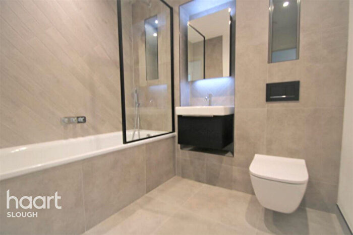 2 Bedroom Apartment To Rent In Horlicks Quarter, Slough, SL1