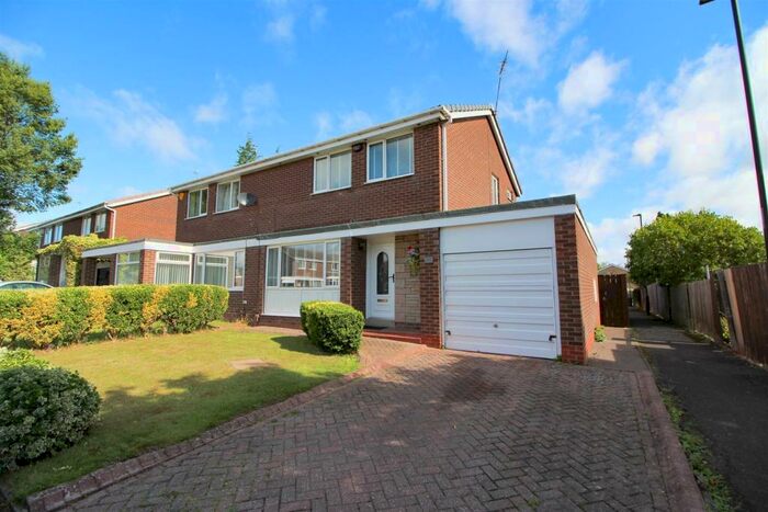 3 Bedroom Semi-Detached House To Rent In Beaminster Way, Kingston Park, Newcastle Upon Tyne, NE3