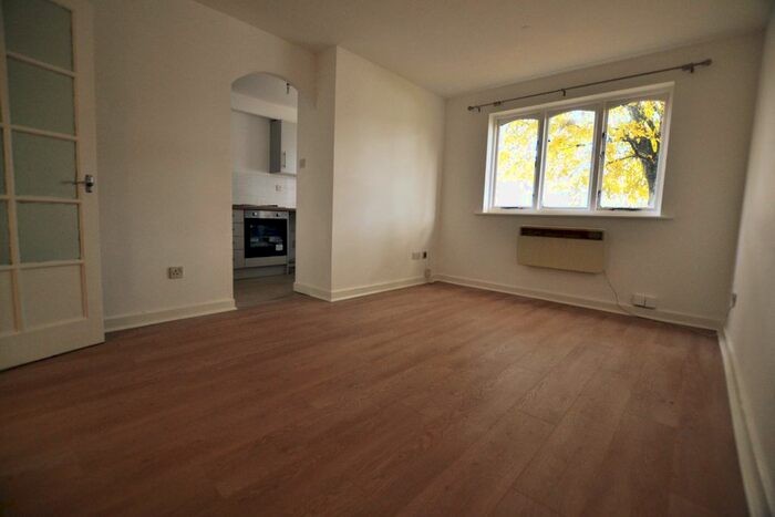 1 Bedroom Flat To Rent In Celadon Close, Enfield, London, EN3