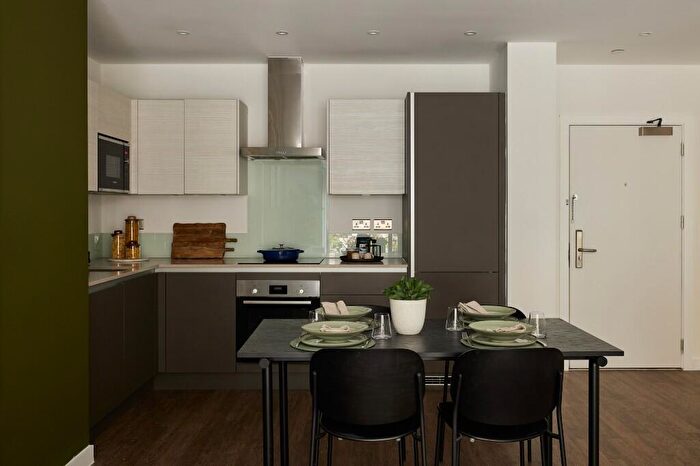 2 Bedroom Flat To Rent In Flat, Vanguard Way London, E17
