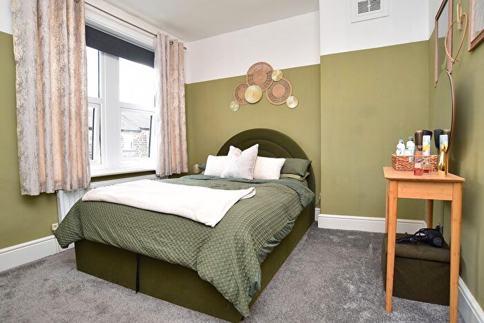 2 Bedroom Terraced House For Sale In Ashfield Road, Harrogate, HG1