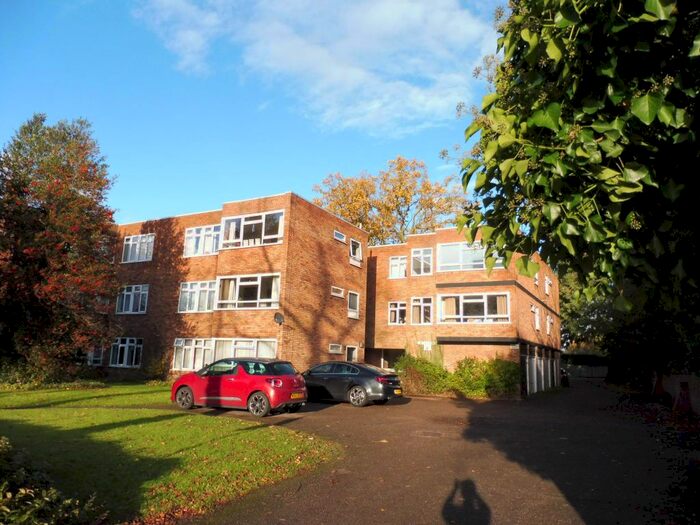 2 Bedroom Flat To Rent In Guys Cliffe Avenue, Leamington Spa, CV32