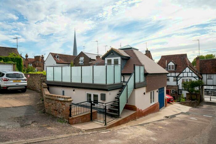 2 Bedroom Detached House To Rent In Chapel Street, Hemel Hempstead, HP2