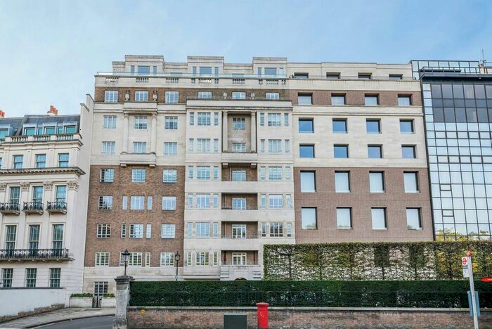 3 Bedroom Flat To Rent In Princes Gate, Knightsbridge, London, SW7