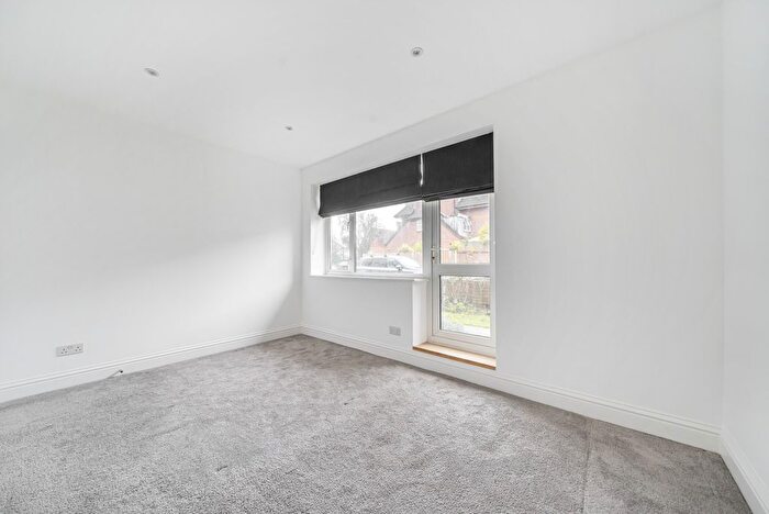 1 Bedroom Flat To Rent In High Wigsell, Twickenham Road, Teddington, TW11