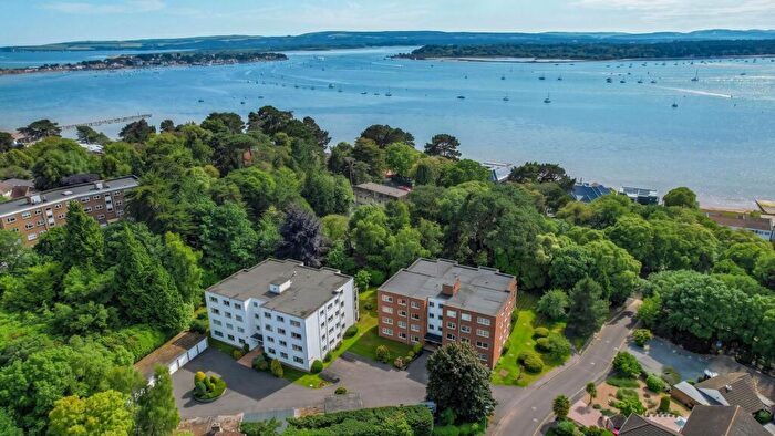 3 Bedroom Flat For Sale In Heathside Court, Avalon, BH14