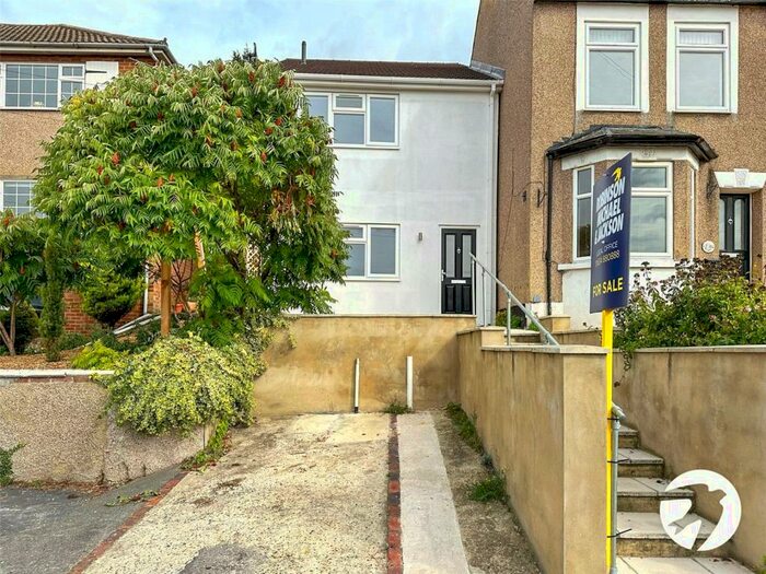 2 Bedroom End Of Terrace House To Rent In Beacon Road, Chatham, Kent, ME5