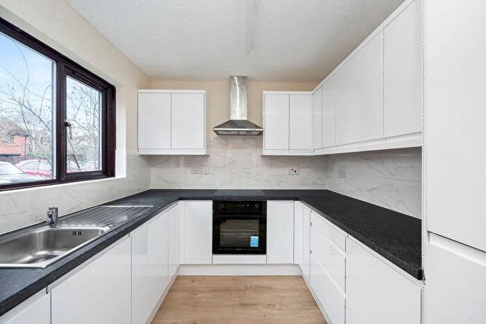 3 Bedroom Terraced House For Sale In Firlands, Horley, RH6