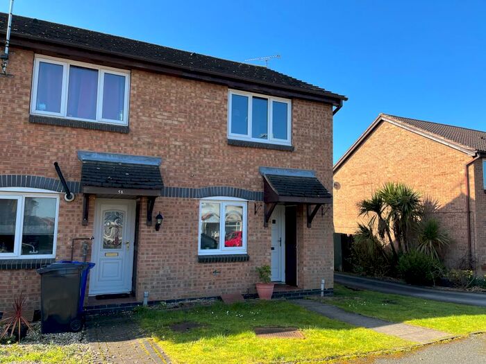 2 Bedroom Town House To Rent In Chaffinch Drive, Uttoxeter, ST14