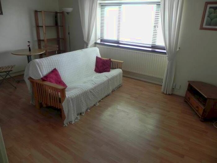 1 Bedroom Flat To Rent In Brunel Court, Walter Road, Swansea, SA1
