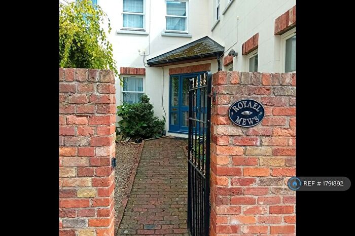 2 Bedroom Flat To Rent In Royal Mews, Cheltenham, GL50