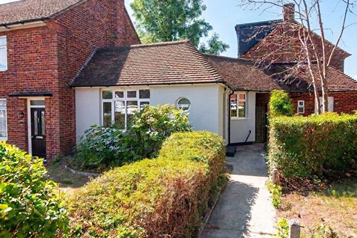 1 Bedroom Terraced Bungalow For Sale In Hayling Road, South Oxhey, WD19