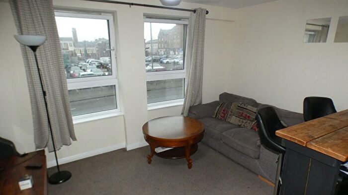 2 Bedroom Flat To Rent In Wallace Street, Glasgow, G5