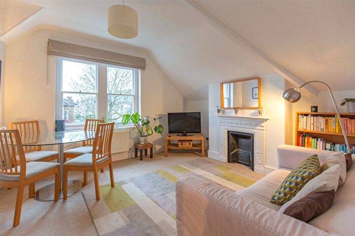 2 Bedroom Flat For Sale In Hampton Road, Bristol, BS6