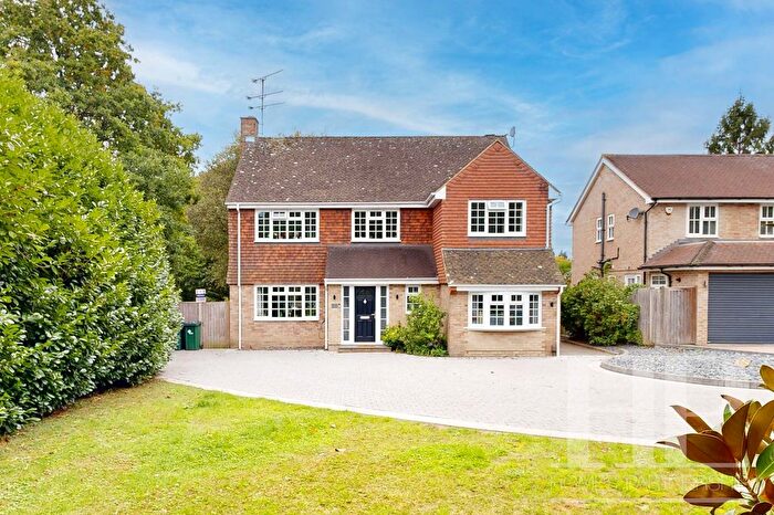 6 Bedroom Detached House For Sale In High Oaks, Crawley, RH11