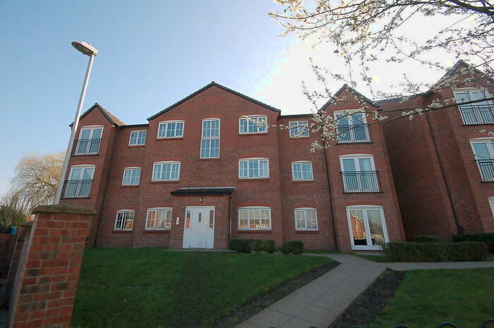 2 Bedroom Apartment To Rent In Chamberlain Gardens, Bredbury, SK6
