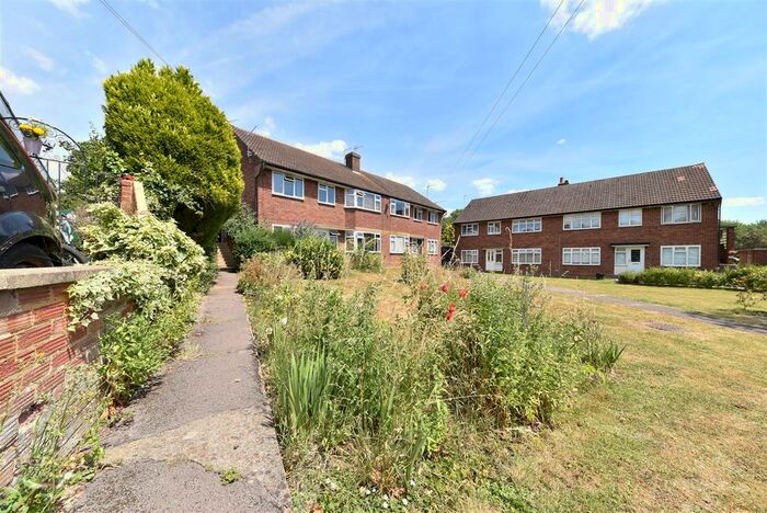 2 Bedroom Maisonette For Sale In Three Stiles, Benington, Stevenage, SG2