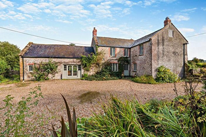 4 Bedroom Detached House To Rent In Chetnole, DT9