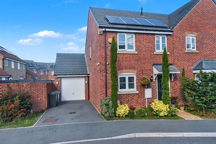 3 Bedroom Semi-Detached House For Sale In Flinders Close, Corby, NN18